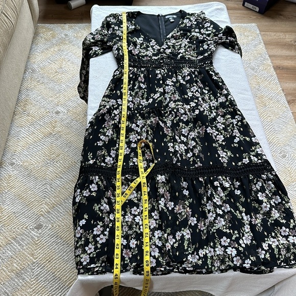 Aqua brand boho V-Neck Midi Dress with mini floral pattern and crochet trim - Picture 9 of 14